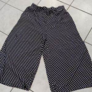 Wide legged cropped pants